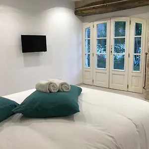 https://les-mandarins-gites.midi-pyreneeshotels.com